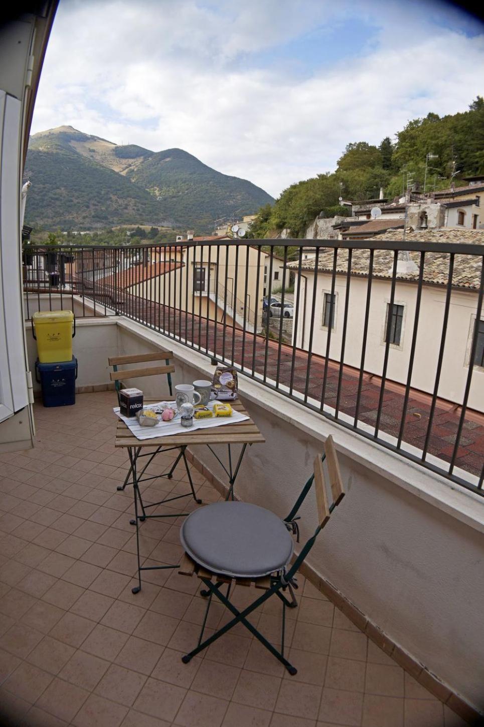 Casa Vacanze Donna Lucia Castel Di Sangro Exterior photo